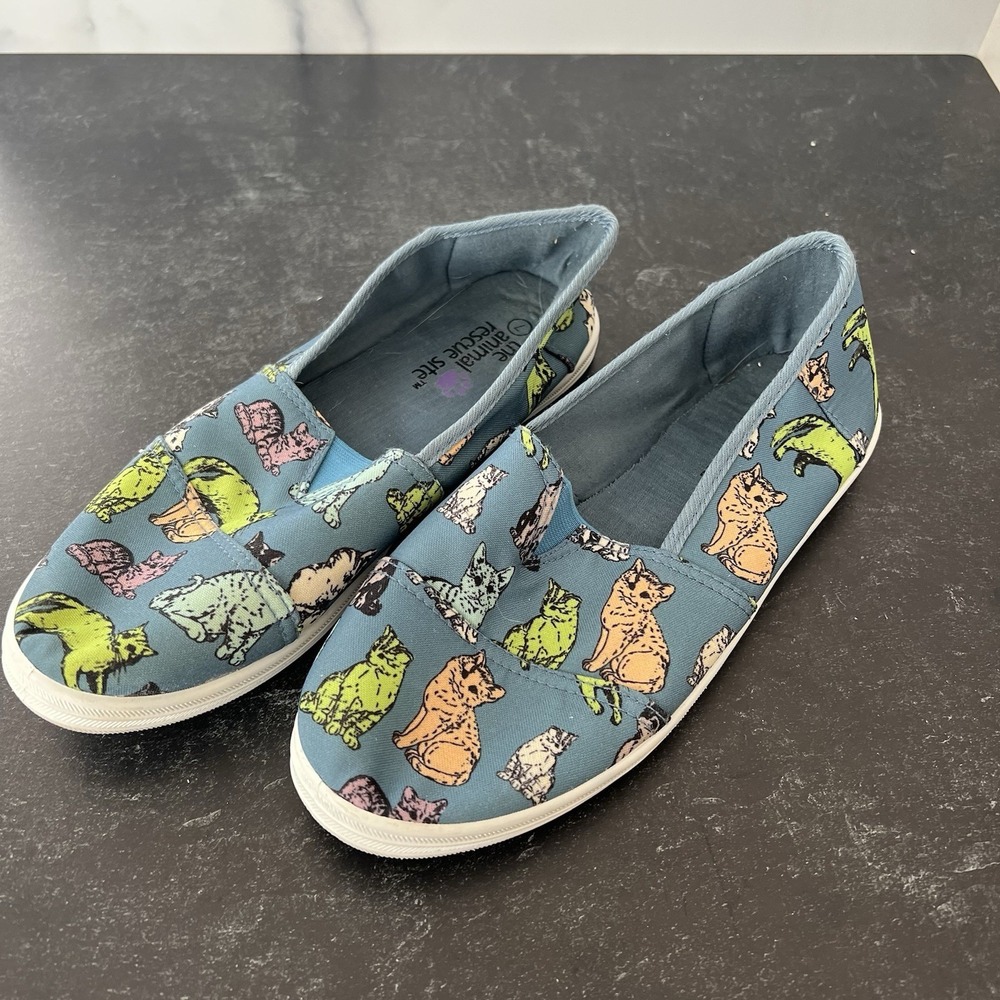 The Animal Rescue Blue Cute Cat Lover Print Slip-On Shoes Women's Size 7 GUC
